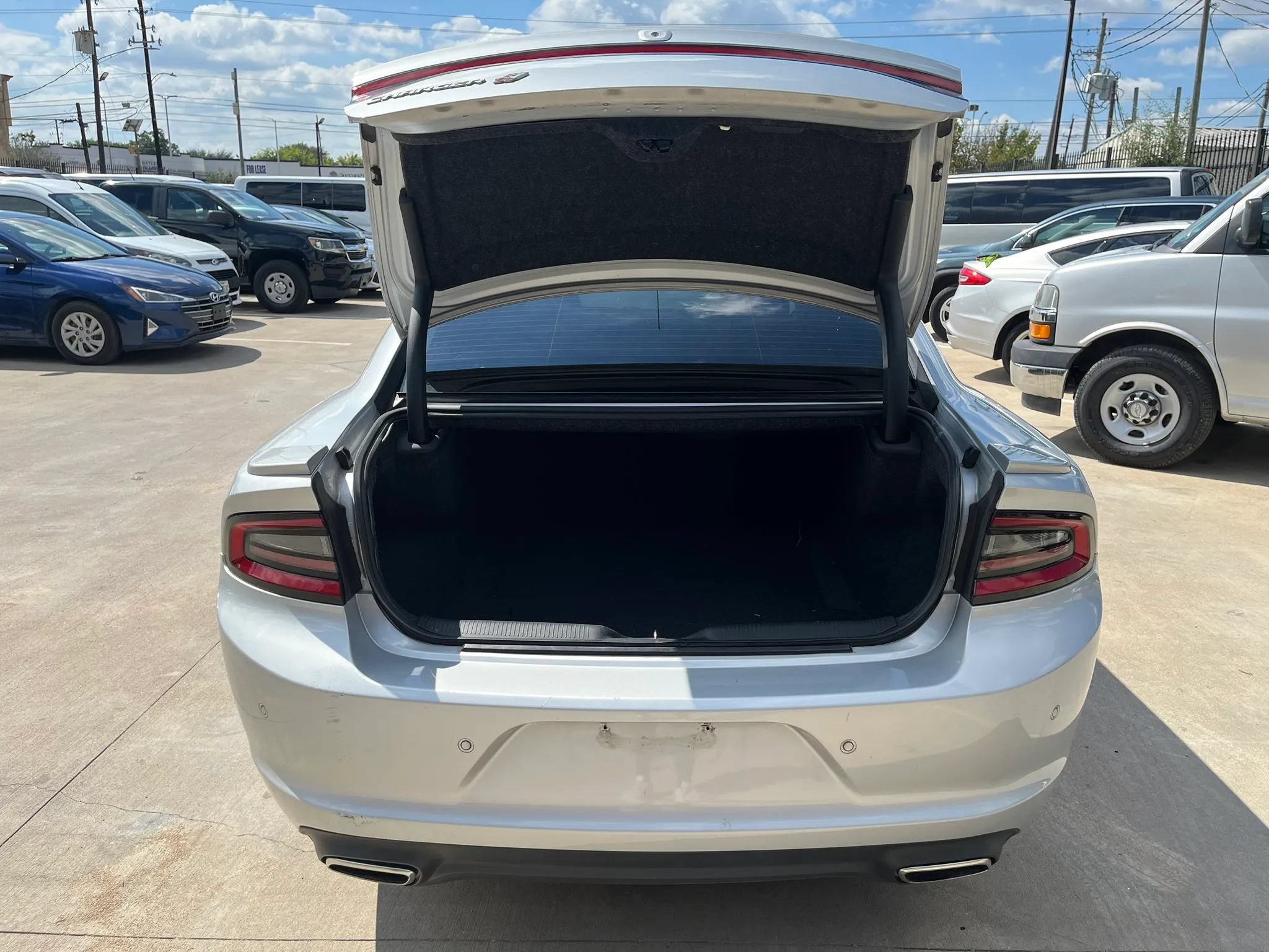 Used 2020 Dodge Charger SXT AWD/4WD image 9