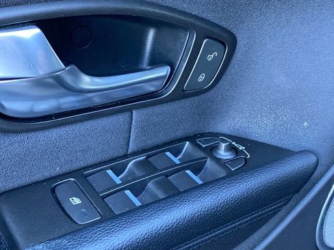 Used 2017 Land Rover Range Rover Evoque SE Premium image 15