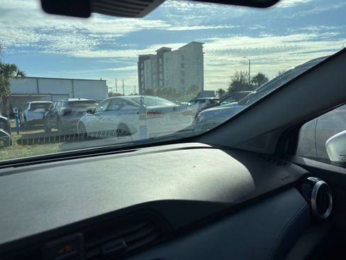 Used 2025 Nissan Versa SV image 35