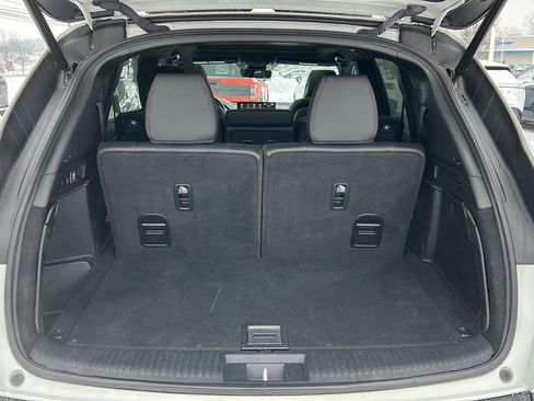 Used 2022 Acura MDX A-Spec image 11