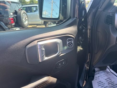 Used 2021 Jeep Gladiator Mojave AWD/4WD image 11