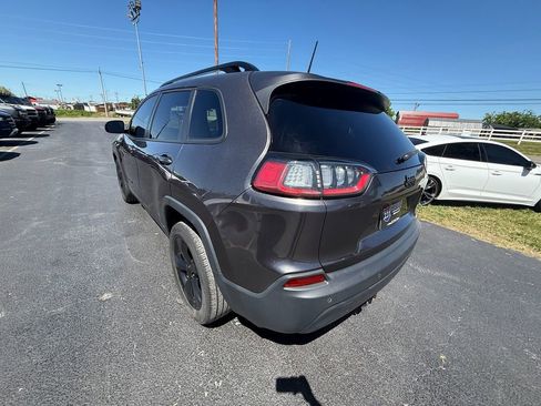Used 2019 Jeep Cherokee Latitude Plus FWD image 6