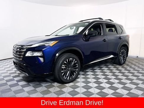 Used 2025 Nissan Rogue Platinum w/ Platinum Premium Package FWD image 3