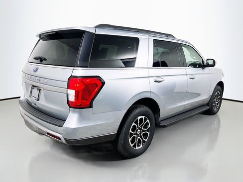 Used 2024 Ford Expedition XLT image 4