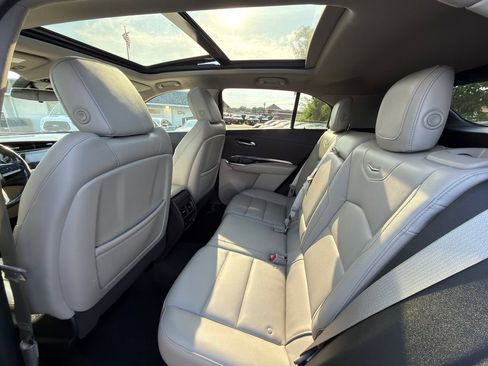 Used 2021 Cadillac XT4 Luxury w/ Cold Weather Package AWD/4WD image 17