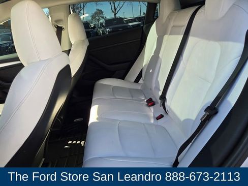 Used 2023 Tesla Model 3 Standard Range image 13