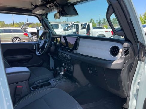Used 2024 Jeep Wrangler Unlimited w/ Convenience Group AWD/4WD image 64