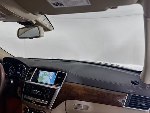 Used 2016 Mercedes-Benz GL 450 4MATIC image 30