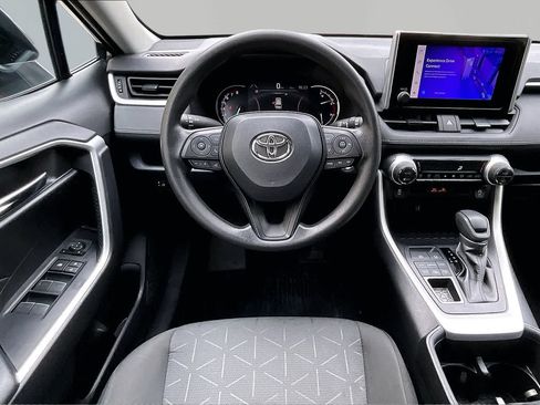 Used 2024 Toyota RAV4 XLE AWD/4WD image 6