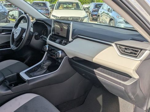 Used 2025 Toyota RAV4 XLE w/ Convenience Package FWD image 31