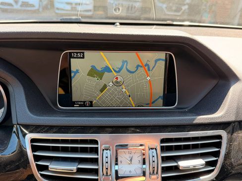 Used 2016 Mercedes-Benz E 350 4MATIC Sedan w/ Premium Package image 8