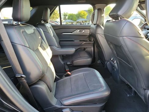 Used 2025 Ford Explorer ST image 16