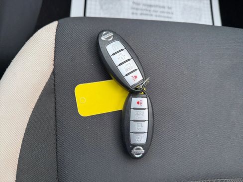 Used 2021 Nissan Versa SV image 17