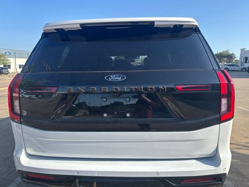 Used 2025 Ford Expedition Tremor AWD/4WD image 6