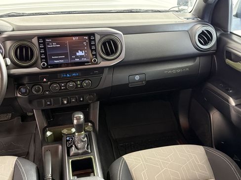 Used 2021 Toyota Tacoma TRD Sport AWD/4WD image 28