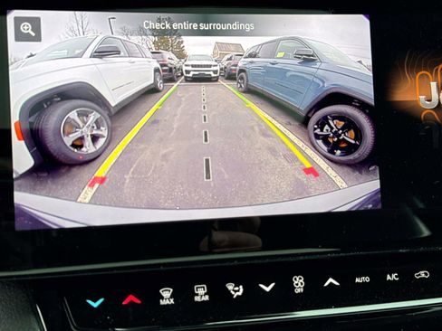 New 2026 Jeep Grand Cherokee Altitude image 15