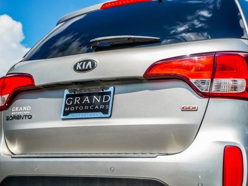Used 2014 Kia Sorento LX FWD image 13