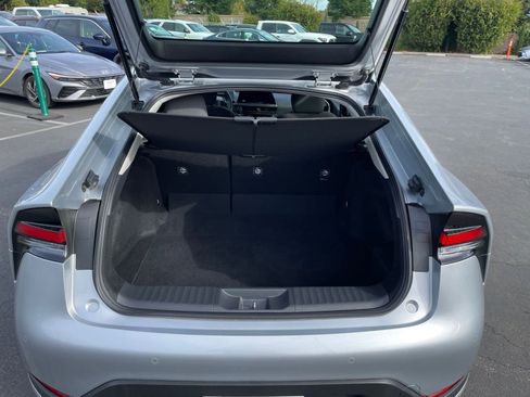 Used 2025 Toyota Prius LE image 30