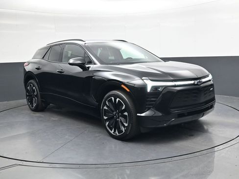 Used 2024 Chevrolet Blazer EV RS image 2