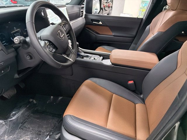 Used 2026 Lexus GX 550 w/ Accessory Package (31) AWD/4WD image 16