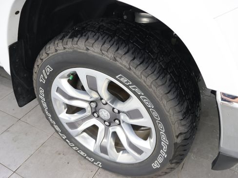 Used 2023 RAM 1500 Limited AWD/4WD image 3