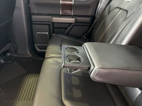 Used 2015 Ford F150 Platinum w/ Equipment Group 701A Luxury image 43