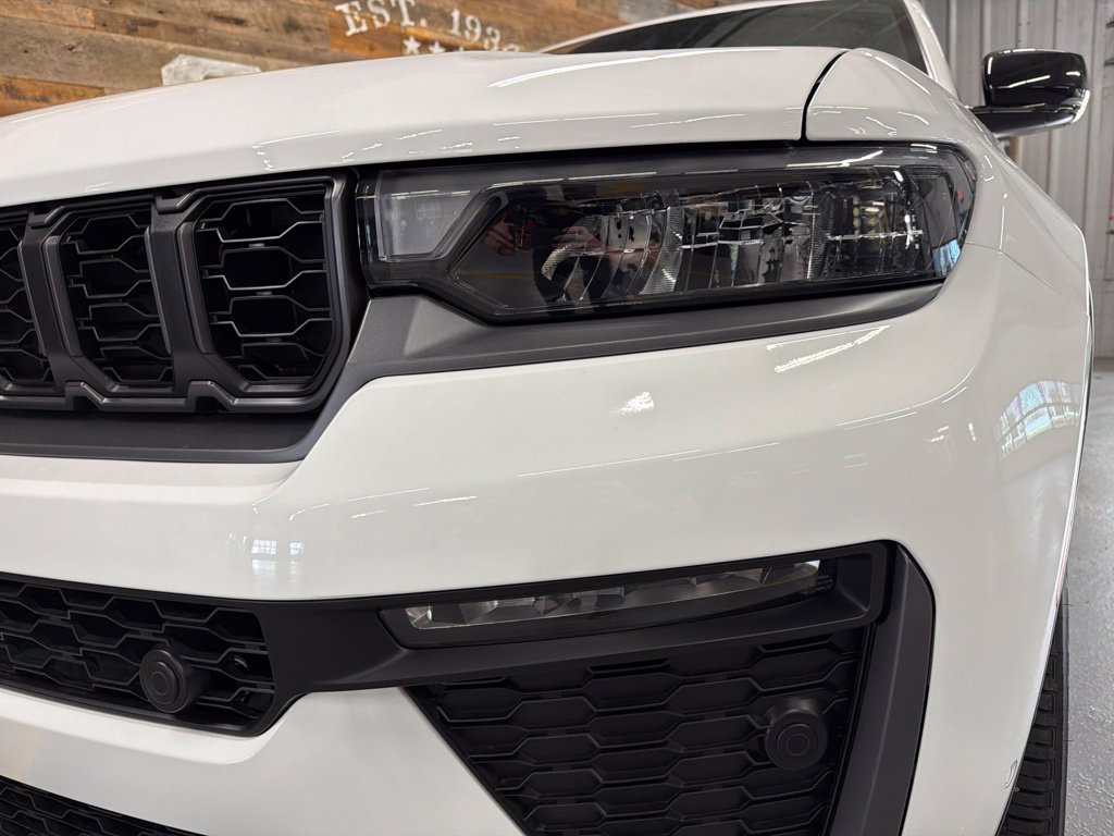 New 2026 Jeep Grand Cherokee Limited AWD/4WD image 10