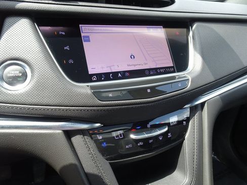 Used 2020 Cadillac XT5 Premium Luxury FWD image 18