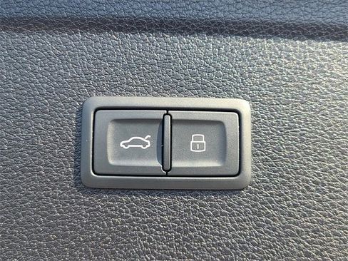 Used 2022 Audi Q5 2.0T Premium Plus image 12