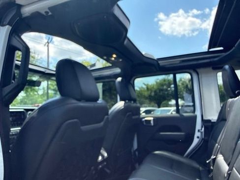 Used 2023 Jeep Wrangler Unlimited Rubicon 4xe w/ Steel Bumper Group AWD/4WD image 9