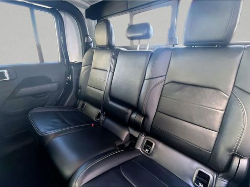 Used 2022 Jeep Gladiator Overland w/ Popular Equipment Package image 20