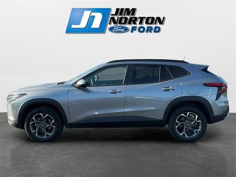 Used 2024 Chevrolet Trax LT image 6