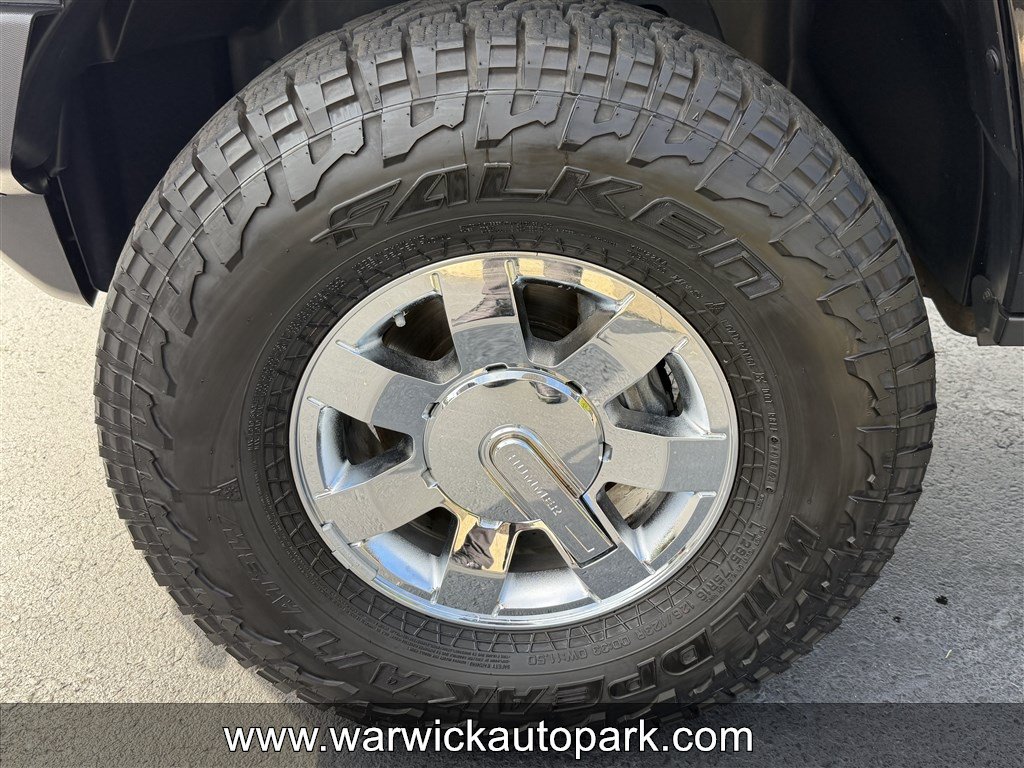 Used 2009 HUMMER H3 Alpha AWD/4WD image 6