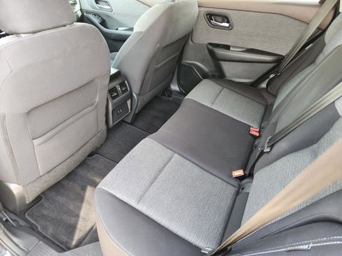 Used 2021 Nissan Rogue SV image 36