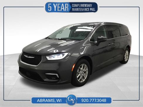 Used 2023 Chrysler Pacifica Touring-L FWD image 1