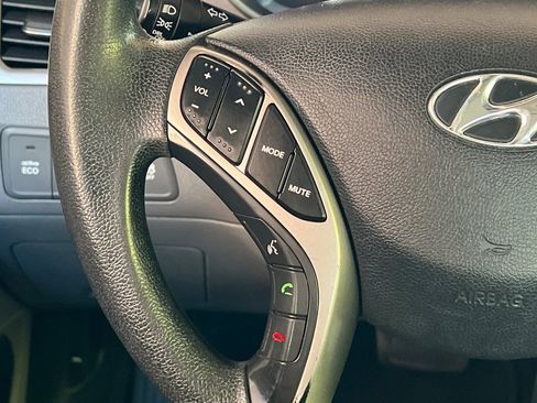 Used 2013 Hyundai Elantra GLS w/ Preferred Pkg FWD image 28