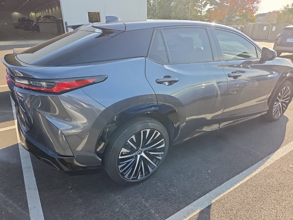 Used 2023 Lexus RZ 450e Premium w/ Technology Package AWD/4WD image 4