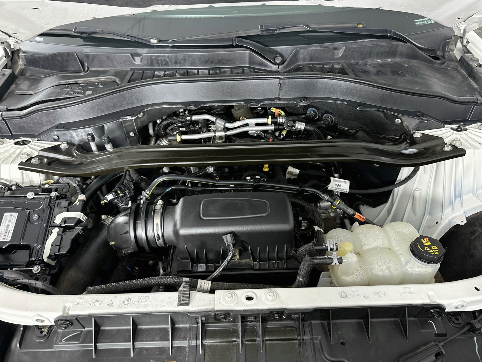 Used 2021 Ford Explorer Limited w/ Equipment Group 301A AWD/4WD image 32
