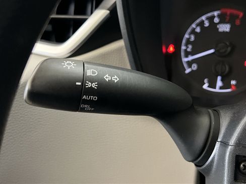 Used 2020 Toyota Corolla LE FWD image 38