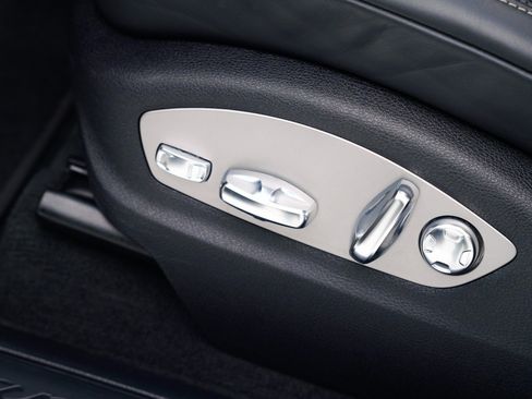 Used 2022 Porsche Macan image 15