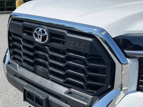 Used 2025 Toyota Tundra SR5 w/ TRD Off-Road Package AWD/4WD image 19