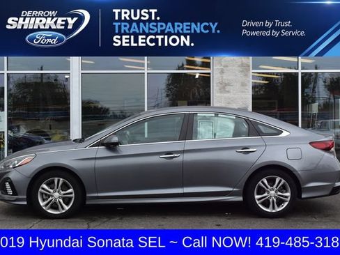 Used 2019 Hyundai Sonata SEL w/ Tech Package 02 FWD image 2