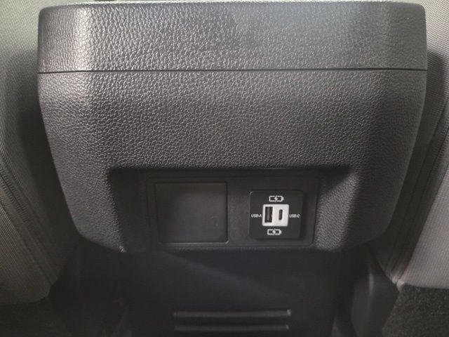 Used 2025 Toyota Camry SE w/ Convenience Package FWD image 55