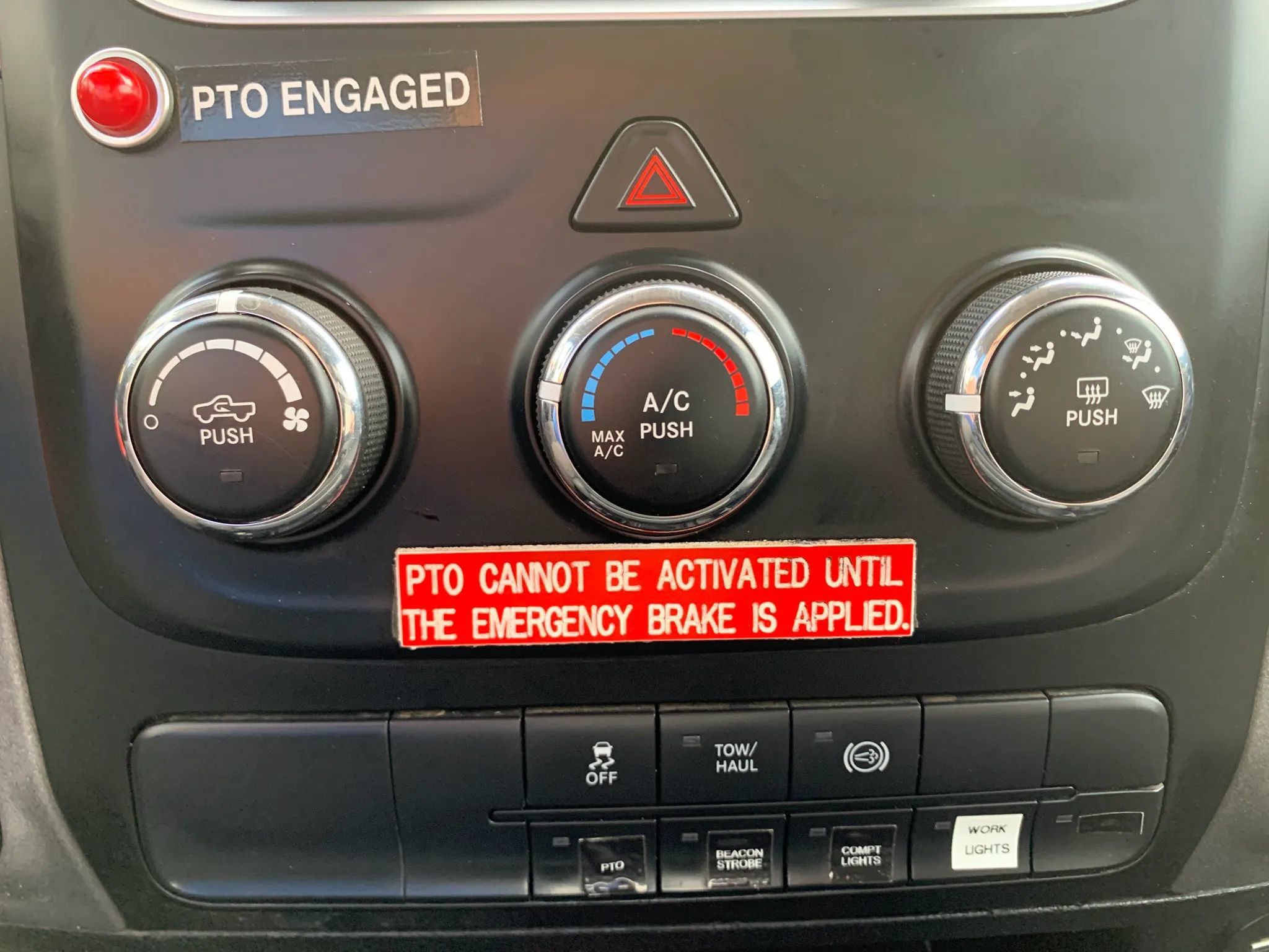 Used 2018 RAM 5500 Tradesman w/ Power & Remote Entry Group AWD/4WD image 17
