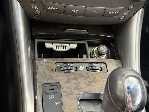Used 2011 Lexus IS 250C w/ Luxury Pkg RWD image 21
