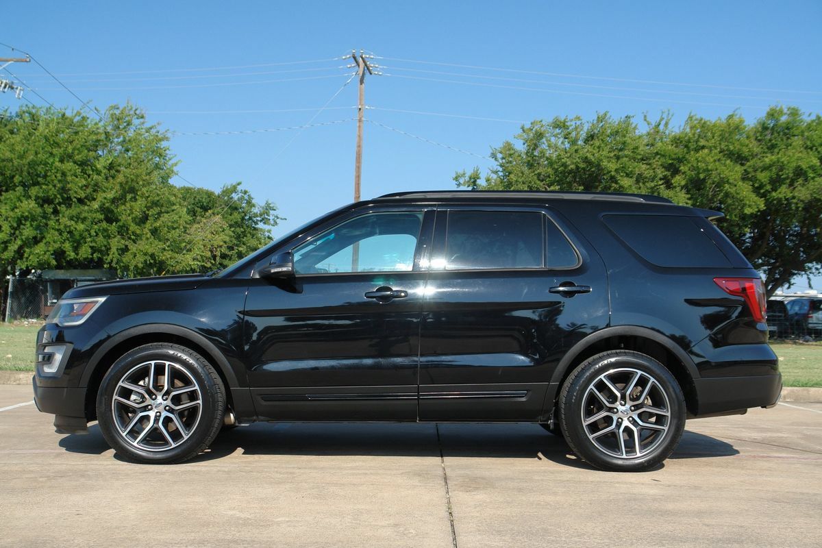 Used 2016 Ford Explorer Sport w/ Equipment Group 401A AWD/4WD image 17