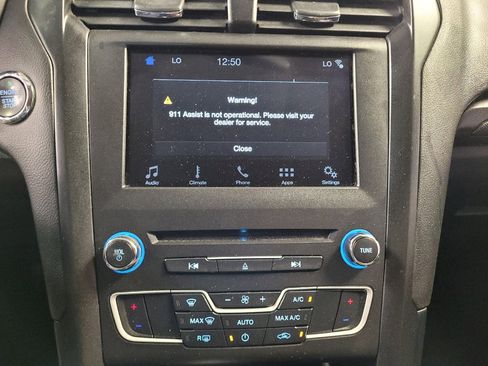 Used 2018 Ford Fusion SE w/ Equipment Group 201A FWD image 25