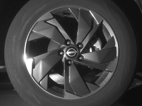 Used 2025 Nissan Rogue SV AWD/4WD image 13