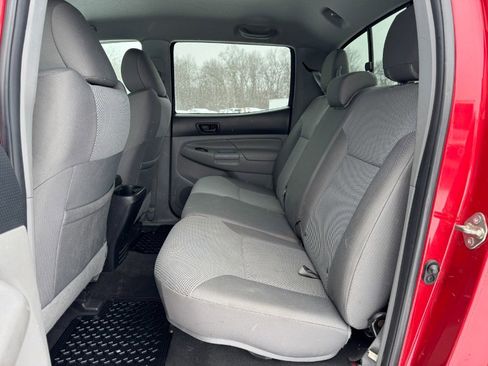 Used 2015 Toyota Tacoma 4x4 Double Cab image 16