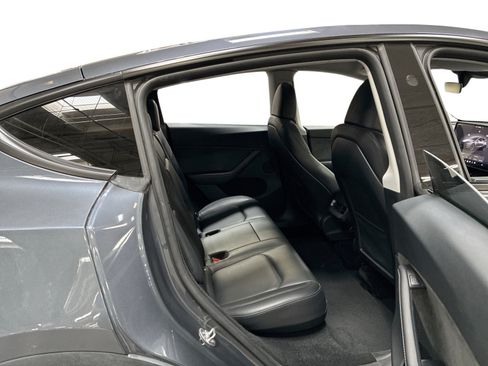 Certified 2023 Tesla Model Y Long Range AWD/4WD image 11